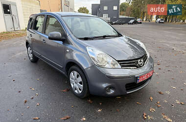 Хэтчбек Nissan Note 2010 в 
