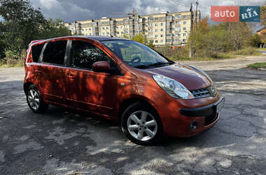 Хэтчбек Nissan Note 2006 в 