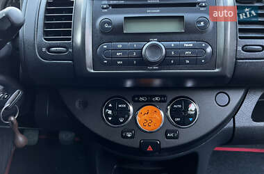 Хэтчбек Nissan Note 2006 в 