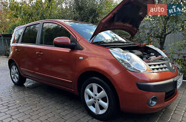 Хэтчбек Nissan Note 2006 в 