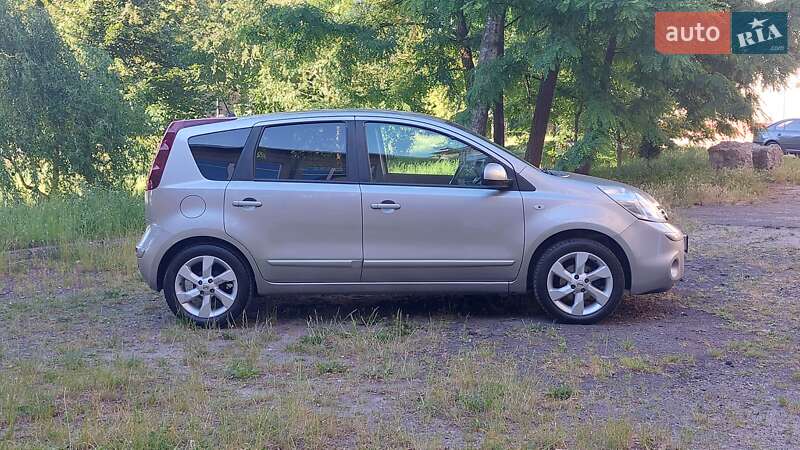 Хэтчбек Nissan Note 2010 в Луцке