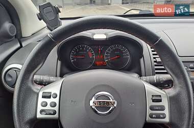 Хэтчбек Nissan Note 2009 в 