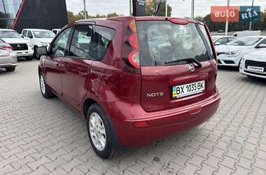 Хэтчбек Nissan Note 2012 в 