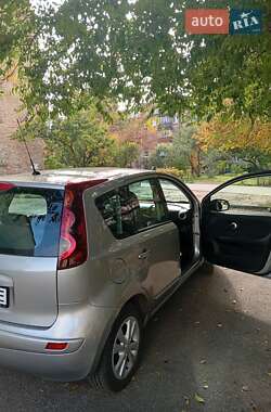 Хэтчбек Nissan Note 2013 в 