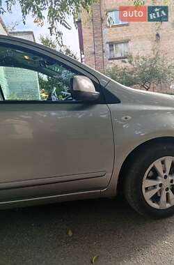Хэтчбек Nissan Note 2013 в 