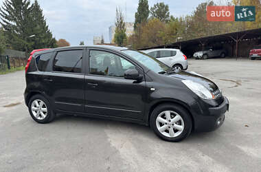 Хэтчбек Nissan Note 2006 в 