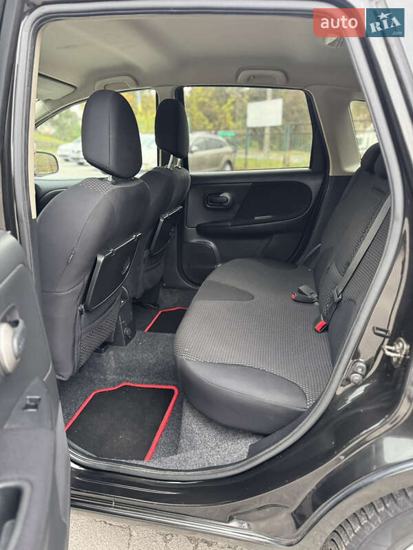 Хэтчбек Nissan Note 2006 в Хмельницком