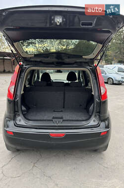 Хэтчбек Nissan Note 2006 в 