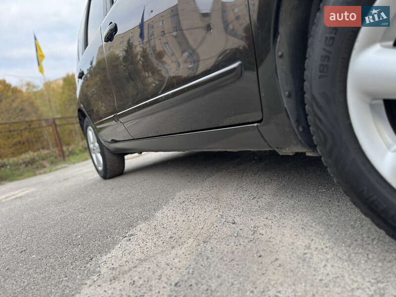 Хэтчбек Nissan Note 2006 в Хмельницком