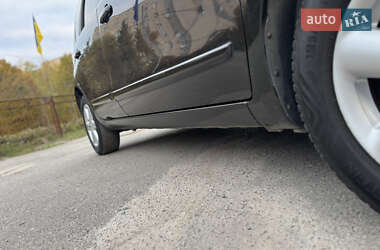 Хэтчбек Nissan Note 2006 в 