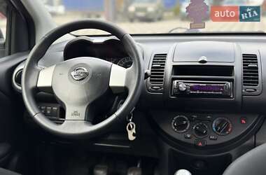Хэтчбек Nissan Note 2012 в 