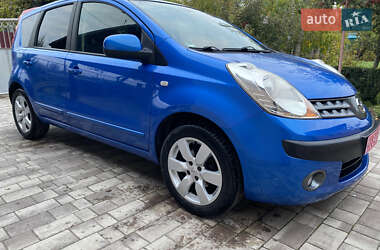 Хэтчбек Nissan Note 2007 в 
