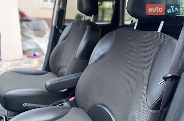 Хэтчбек Nissan Note 2007 в 