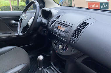 Хэтчбек Nissan Note 2007 в 
