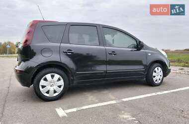Хэтчбек Nissan Note 2009 в 