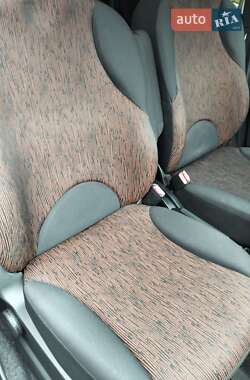 Хэтчбек Nissan Note 2009 в 