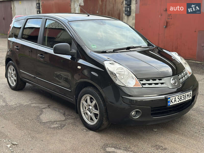 Хэтчбек Nissan Note 2006 в Киеве