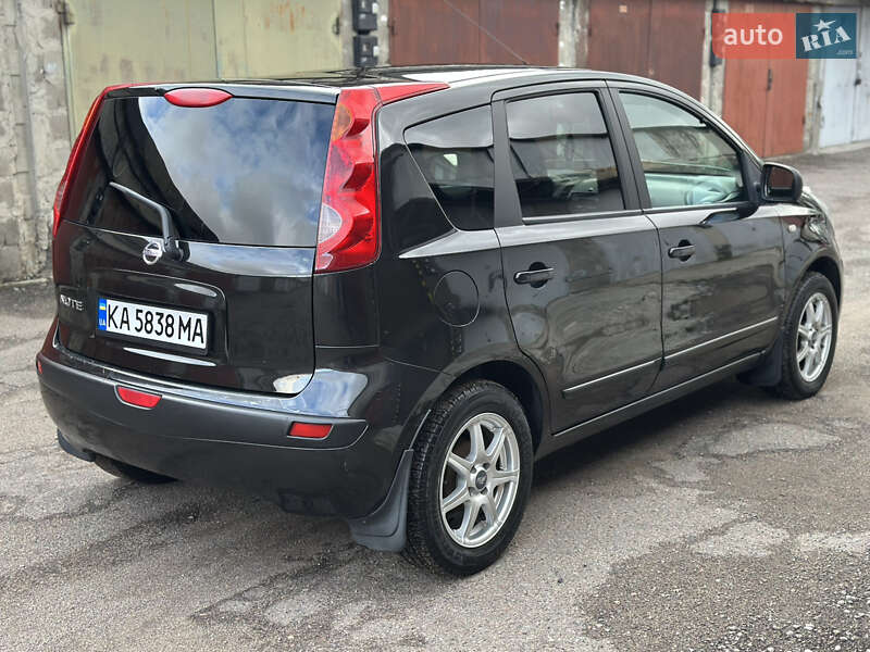 Хэтчбек Nissan Note 2006 в Киеве