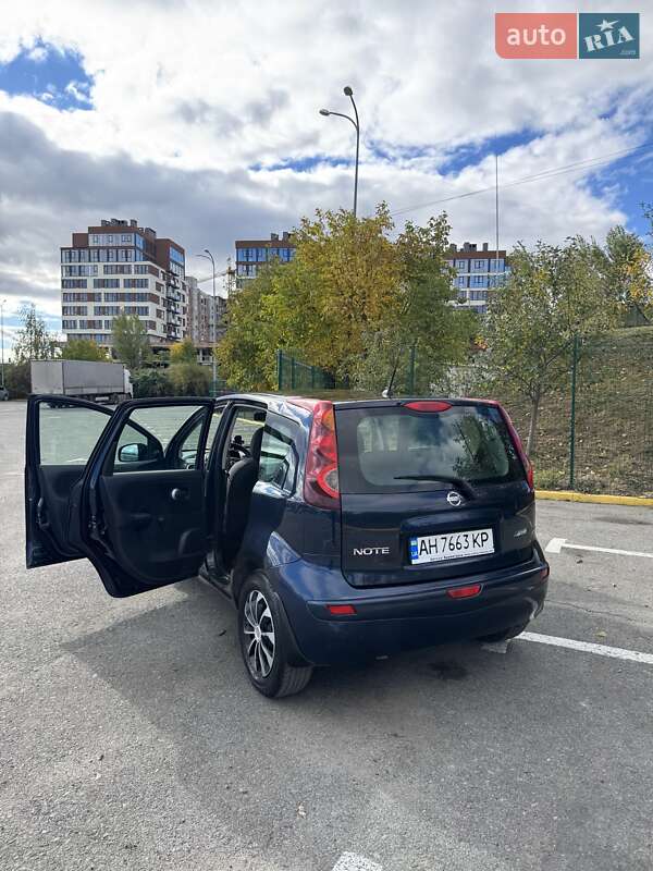 Хэтчбек Nissan Note 2011 в Ужгороде