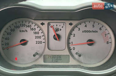 Хэтчбек Nissan Note 2008 в 