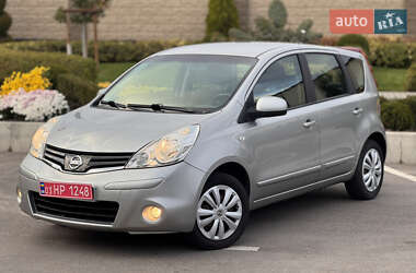 Хэтчбек Nissan Note 2010 в 