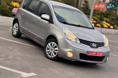 Хэтчбек Nissan Note 2010 в 