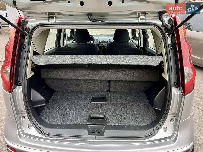 Хетчбек Nissan Note 2010 в Києві