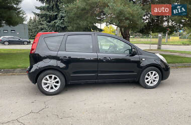 Хэтчбек Nissan Note 2007 в 