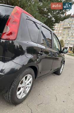 Хэтчбек Nissan Note 2007 в 