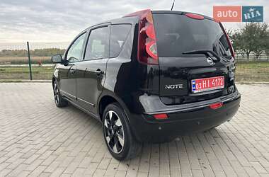 Хэтчбек Nissan Note 2012 в 