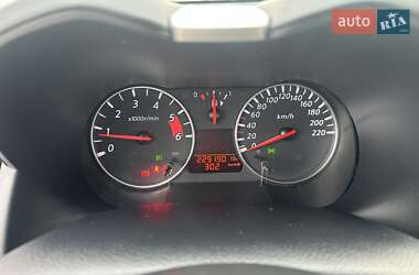 Хэтчбек Nissan Note 2012 в 