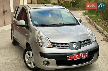 Хэтчбек Nissan Note 2006 в 