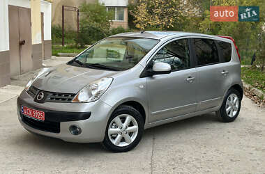 Хэтчбек Nissan Note 2006 в 
