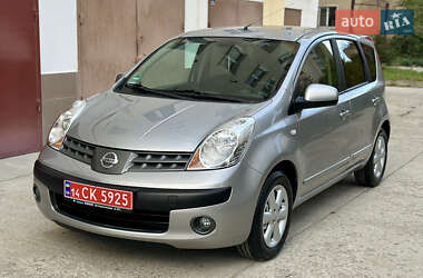 Хэтчбек Nissan Note 2006 в 