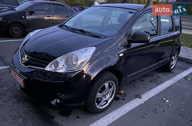 Хэтчбек Nissan Note 2010 в Чернигове