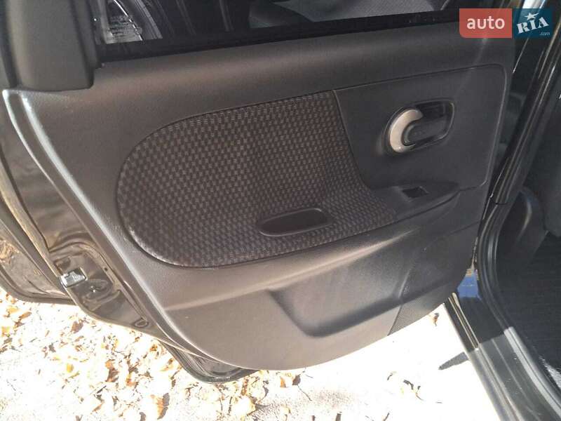 Хэтчбек Nissan Note 2008 в Виннице фото 22 Хэтчбек Nissan Note 2008 в Виннице