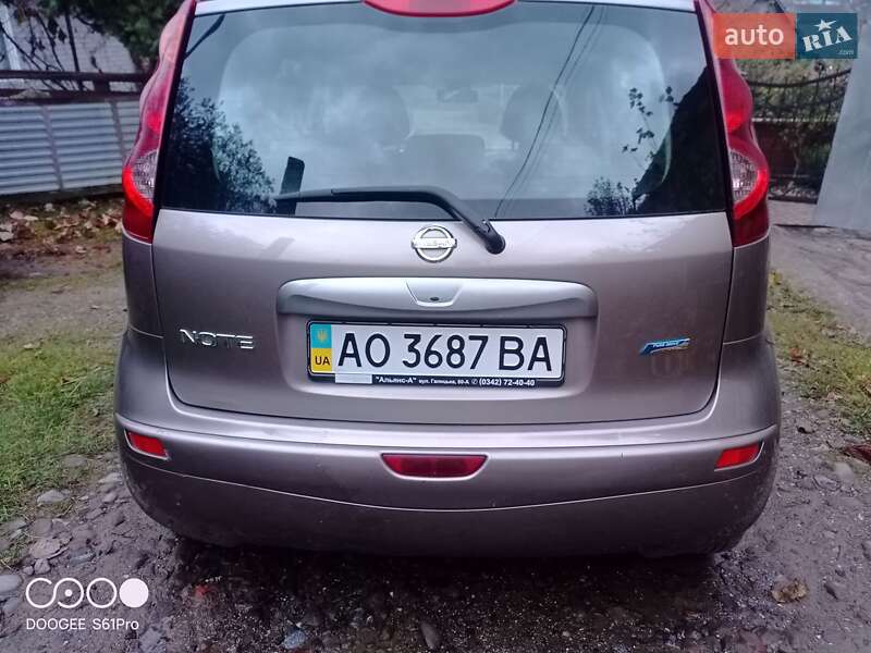 Хетчбек Nissan Note 2011 в Рахові