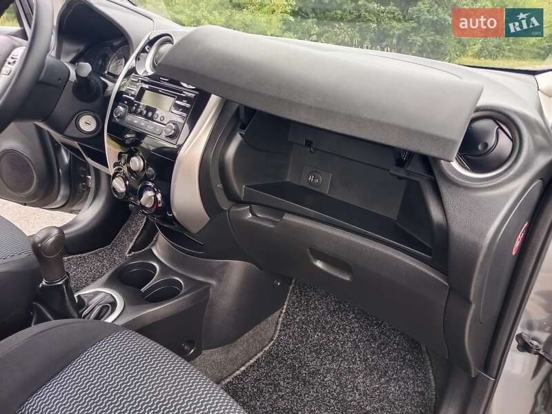 Хэтчбек Nissan Note 2014 в Бродах