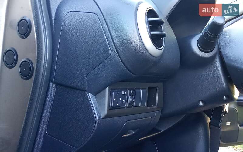 Хэтчбек Nissan Note 2013 в Радивилове фото 33 Хэтчбек Nissan Note 2013 в Радивилове