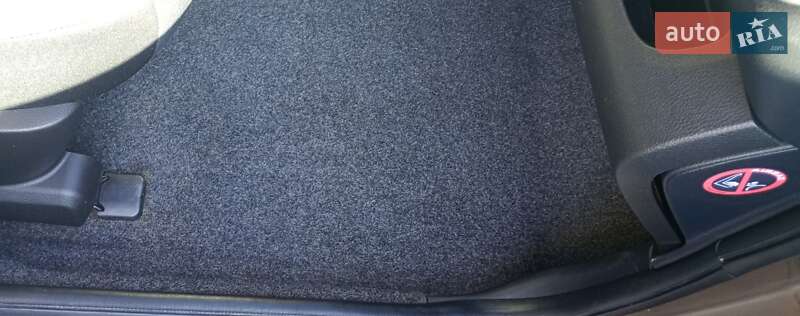 Хэтчбек Nissan Note 2013 в Радивилове фото 44 Хэтчбек Nissan Note 2013 в Радивилове