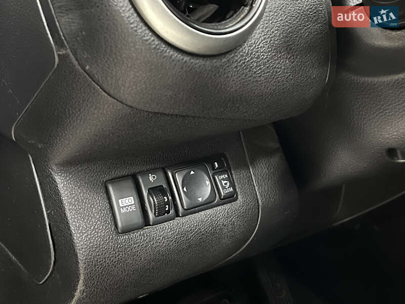 Хетчбек Nissan Note 2011 в Одесі фото 10 Хетчбек Nissan Note 2011 в Одесі