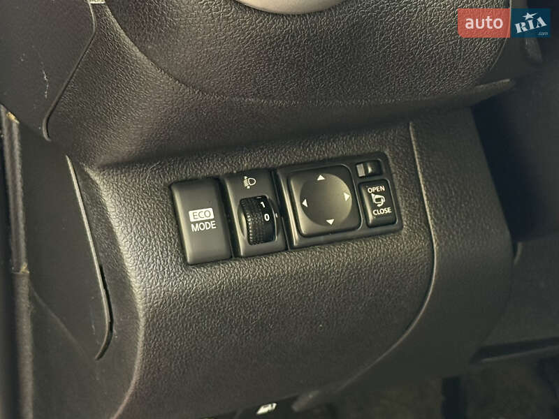 Хетчбек Nissan Note 2012 в Тернополі