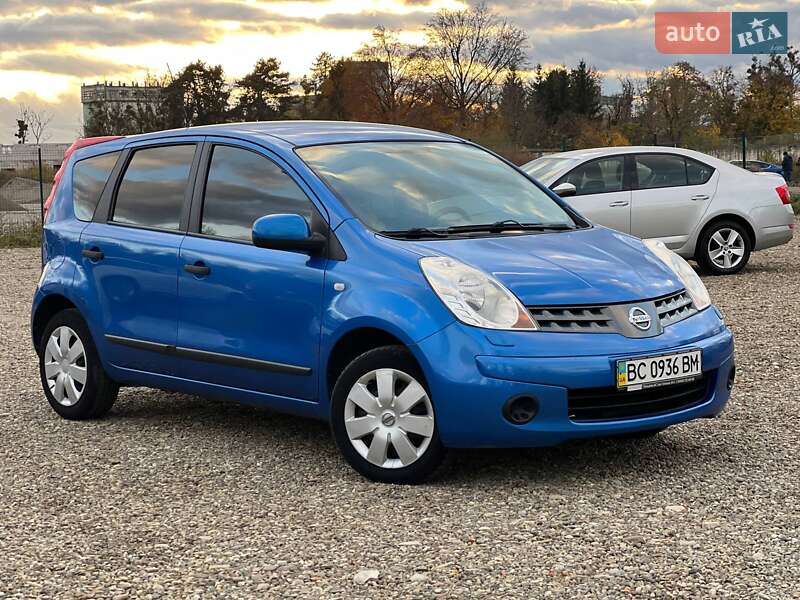 Хэтчбек Nissan Note 2008 в Стрые