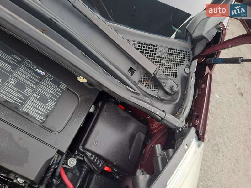 Хэтчбек Nissan Note 2009 в Решетиловке