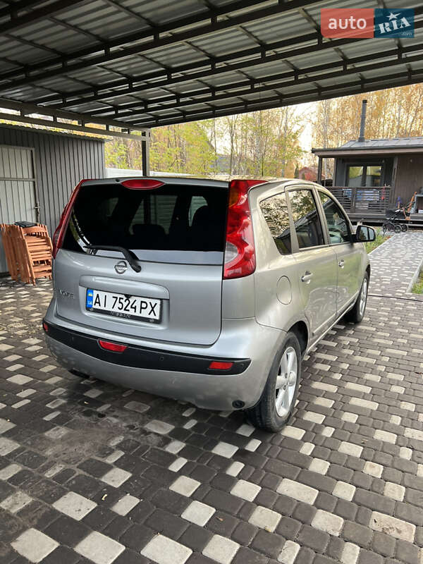 Хэтчбек Nissan Note 2006 в Буче