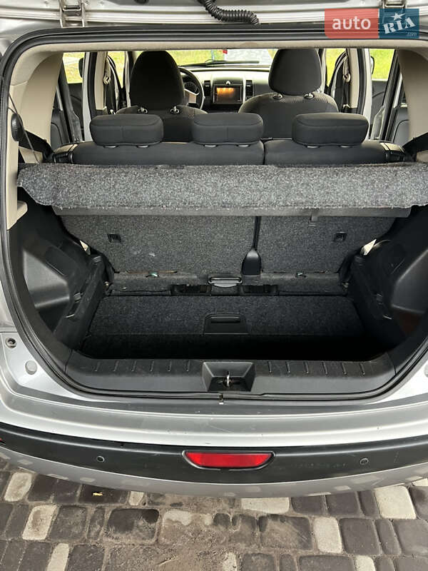 Хэтчбек Nissan Note 2006 в Буче