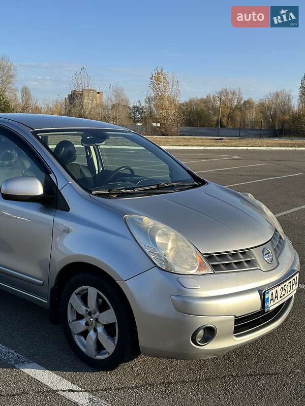 Хэтчбек Nissan Note 2008 в Киеве