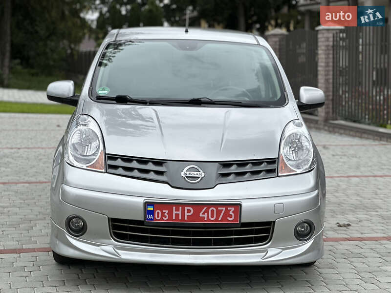 Хэтчбек Nissan Note 2006 в Староконстантинове