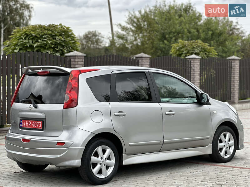 Хэтчбек Nissan Note 2006 в Староконстантинове