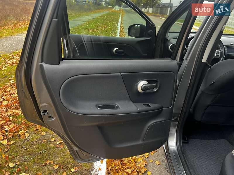 Хетчбек Nissan Note 2011 в Кременчуці